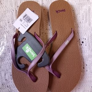 Sanuk Yoga Flip Flops. Sandals